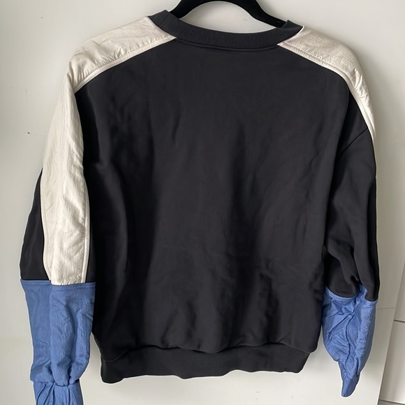 LEO COLORBLOCK CREWNECK SWEATSHIRT - Picture 7 of 8